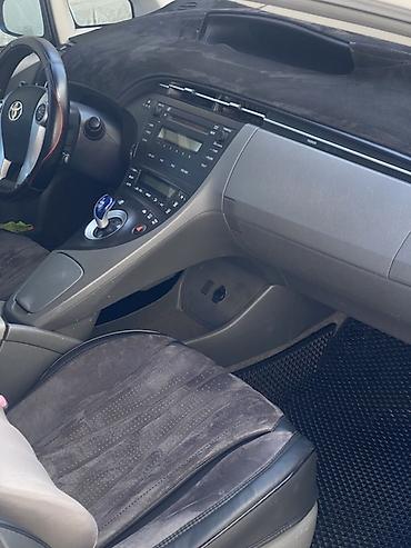 на тайота ист: Toyota Prius: 2011 г., 1.8 л, Вариатор, Гибрид, Лифтбек — 6