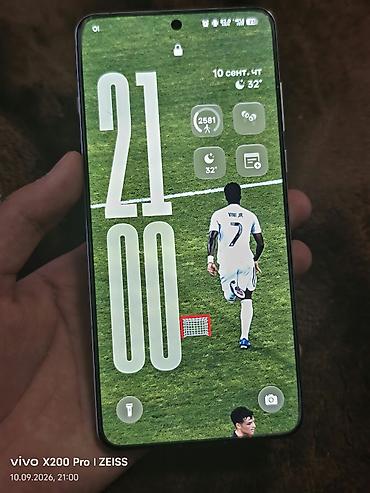 poco 1: OnePlus 13, Б/у, 256 ГБ, цвет - Белый, 1 SIM, 2 SIM, eSIM — 3