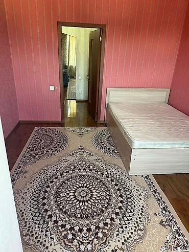 2 комнатная каартира: Сдам квартиру 2‑комнатная квартира. С мебелью, диван, стиральная — 3