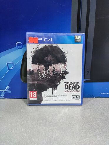 Видеоигры и приставки: Playstation 4 üçün the walking dead oyun diski. Tam yeni, original