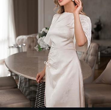 work: Yenidir etiketlidir. Larins work dressden alinib . L razmerdir. Yalniz — 3