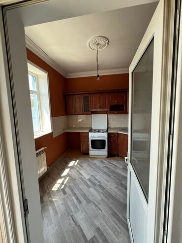 Həyət evləri və villaların satışı: 2 mərtəbəli həyət evi - Geniş işıqlı otaqlar, yüksək tavanlar — 3