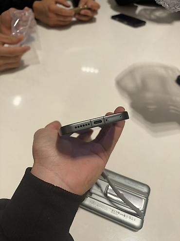 honor x8: Xiaomi, 17 Pro, Б/у, 256 ГБ, цвет - Черный, 2 SIM — 2