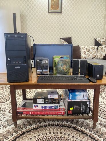 скупка нерабочих ноутбуков: Masaüstü komputer seti satılır. Bütün aksesuarları var. (Mouse