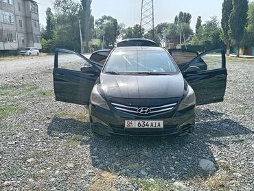 кия салярис: Черный седан Hyundai Solaris представленный в этом объявлении, имеет