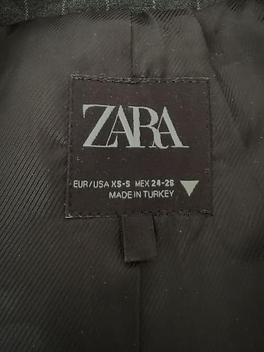 valjevo original: ZARA ženski blejzer na pruge Odgovara S/M/L jer je oversize - Model — 2