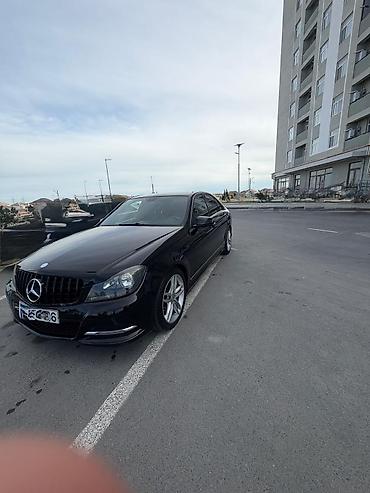 suse balon: Mercedes-Benz C250 sedan - Korpus: Qara rəng, 4 qapı, sedan gövdə - — 1