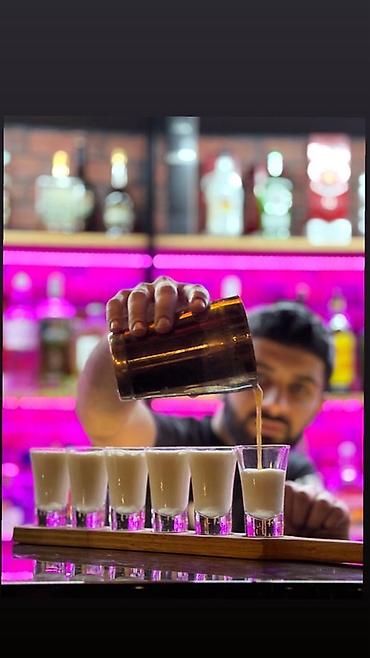otel xadime: Barmen, 24 yaş, 5 ildən artıq təcrübə — 6