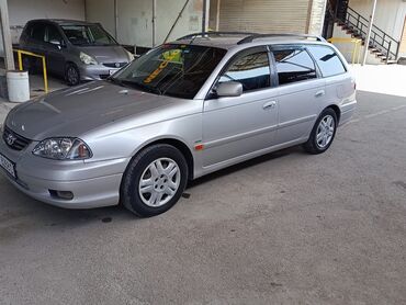 срочно продать машину: Toyota Avensis: 2002 г., 1.8 л, Механика, Газ, Универсал