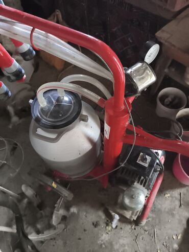 Доильные аппараты: ÖMSA markalı mobil süd sağım aparatı. Salam cihaz 2 ildir məndədir