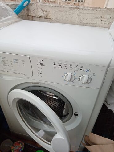 maşın üçün monitorlar: Стиральная машина Indesit, 5 кг, Автомат, Без сушки, Нет кредита