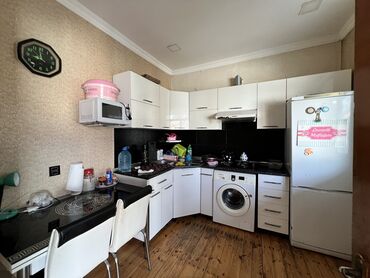 Həyət evləri və villaların satışı: Binəqədi qəs. 4 otaqlı, 100 kv. m, Orta təmir — 4