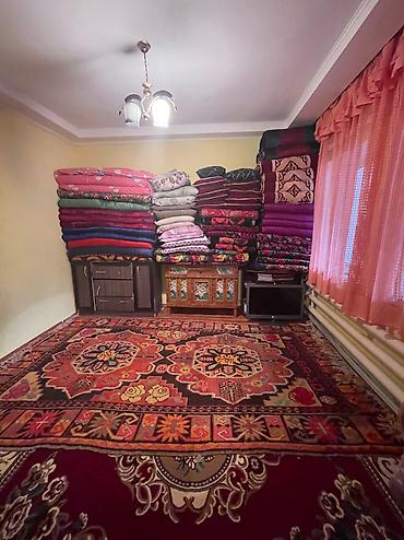 Продажа коттеджей и домов: Продается 3к . Дом + кухня 70 кв м коммуникации : вода, газ — 4