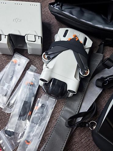 Дроны: DJI Mini 3 Pro Fly More Combo, пульт DJI RC с экраном | 3 аккумулятора — 8