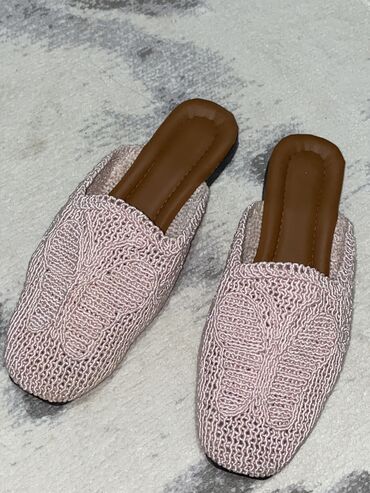 обувь puma: Летный шлепка брала Лиона носила 4,5раза новые как отдам за 800 размер