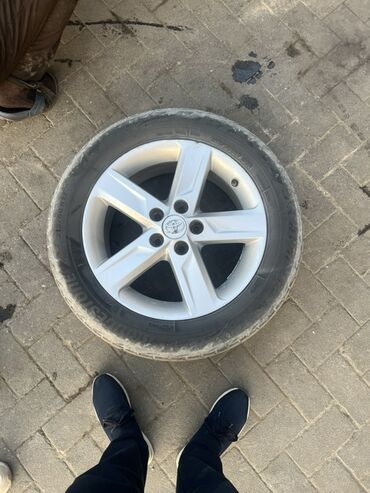 притцеп тягач: Дөңгөлөктөр монтажда 215 / 60 / R 17, 1 даана, Жол тандабастар (АТ/МТ), Куйма, тешиктери - 5