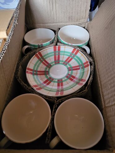 Kuhinjski setovi: Servis nov za kafe,caj,poslastice rucno oslikan 80te.Blue Elephant na lalafo.rs — 3 Kuhinjski setovi: Servis nov za kafe,caj,poslastice rucno oslikan 80te.Blue Elephant — 3