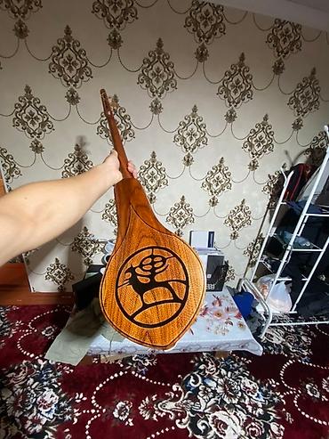 Гитары: Комуз…Өтө эмгекти мээнети талап кылган Үч кылдуу кыргыздын салттуу — 15