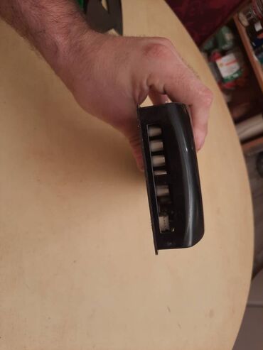 Druga oprema za računare i laptopove: Graficka kartica za kompjuter,desktop racunar
Nepoznato stanje na lalafo.rs — 6 Druga oprema za računare i laptopove: Graficka kartica za kompjuter,desktop racunar
Nepoznato stanje — 6