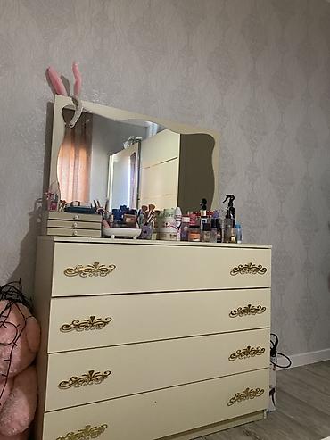 asma guzgu: Klassik üslubda makiyaj masasının komplekti - Rəng: krem/ivori — 1