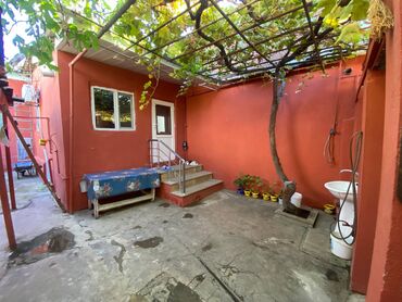 Həyət evləri və villaların satışı: Qaraçuxur qəs. 4 otaqlı, 90 kv. m, Orta təmir — 8