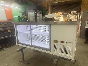 Другое оборудование для кафе, ресторанов: Стол холодильник, барный холодильник, промышленный холодильник. Любых — 2