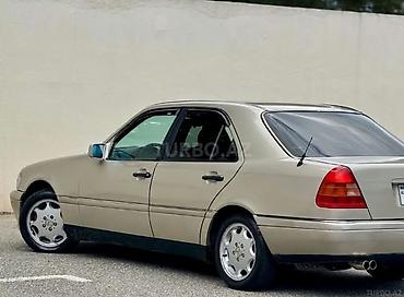 mersedes 111: Mercedes-Benz C-Class sedan (W202) - Kuzov: 4 qapılı sedan, bej rəng — 8