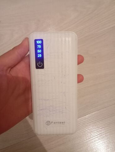 акумулятор для телефона: Power bank в хорошем состоянии работает нормально срочно торг есть