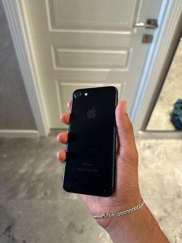 iphone 7 plus ikinci el: IPhone 7, 32 GB, Jet Black, Barmaq izi