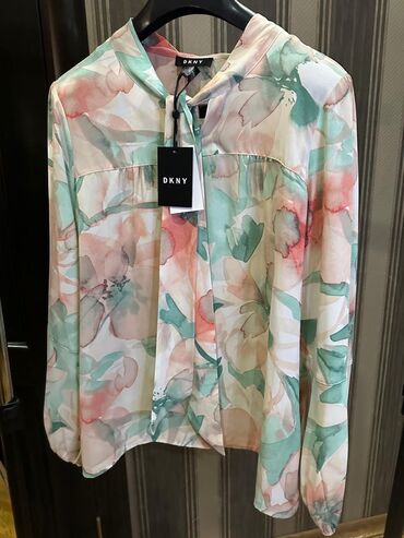 женская шифоновая блуза: DKNY блуза новая. Размер XL