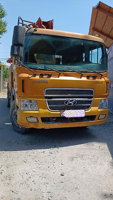 Бетононасос, Hyundai, 2006 г., менее 20 м