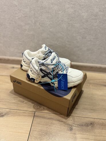 asics бишкек цена: ASICS - оригинальные кроссовки женские. Размер 37, подойдут на стопу