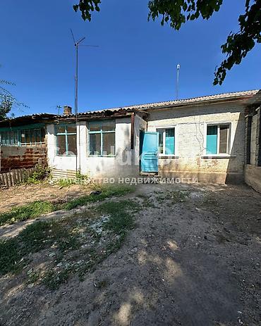 продю: 🏠Продается дом в г. Шопоков 🟡Комнаты: 2 🟡Участок: 2 соток (по факту) — 1