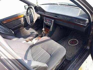tesla qapi: Mercedes-Benz W124: 2 l | 1988 il Sedan — 6