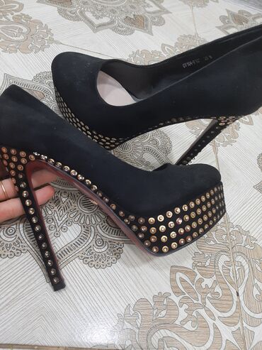 Женская обувь: Туфли, Размер: 39, цвет - Черный, Новый