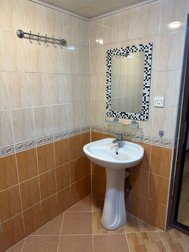 Uzunmüddətli kirayə mənzillər: Neftçilər metrosu,Nazlı sarayın yanında18 mərtəbənin,4-cü — 13