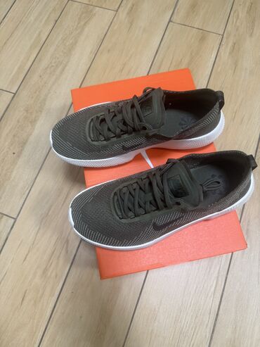 Кроссовки и спортивная обувь: Мужские кроссовки, 41.5, Nike, Новый, цвет - Зеленый, Самовывоз, Платная доставка — 2