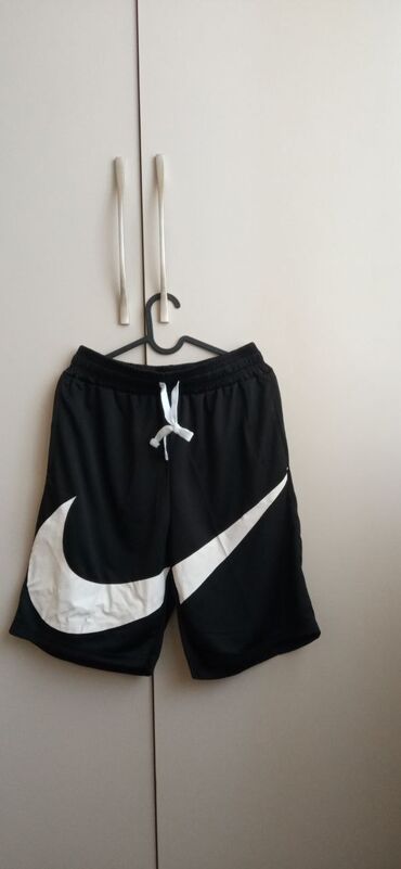 мужской спортивный костюм: Шорты L (EU 40), XL (EU 42), 2XL (EU 44), цвет - Черный