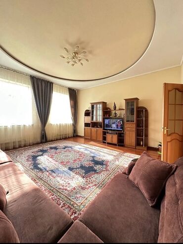 продаю дом село ак жол: Дом, 200 м², 7 комнат, Собственник, Евроремонт