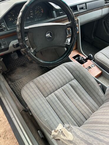 Mercedes-Benz: Mercedes-Benz E-Class: 1989 г., 2.3 л, Механика, Бензиновая, Седан — 2