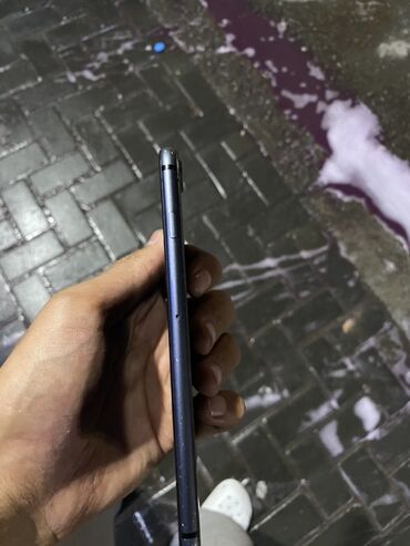 стабилизатор для пк: IPhone 8 Plus, Б/у, 64 ГБ, Черный, Чехол, 70 %