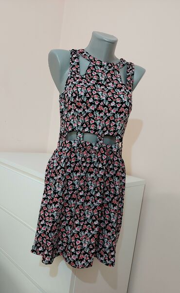 haljina vel 6: M (EU 38), L (EU 40), bоја - Šareno, Drugi stil, Na bretele