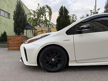byd e1: Toyota Prius: 2019 г., 1.8 л, Автомат, Гибрид — 7