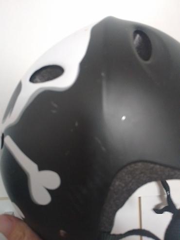 Dodaci za bicikl: Skate/biciklistička kaciga sa motivom lobanje obim 56 cm - Dizajn — 9