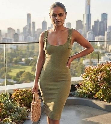 Uska ženska haljina do kolena – maslinasto zelena - Kroj: bodycon