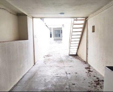 Həyət evləri və villaların satışı: 5 otaqlı, 200 kv. m, Orta təmir — 4