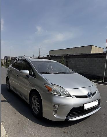 таета платс: Toyota Prius: 2014 г., 1.8 л, Вариатор, Гибрид, Лифтбек — 3