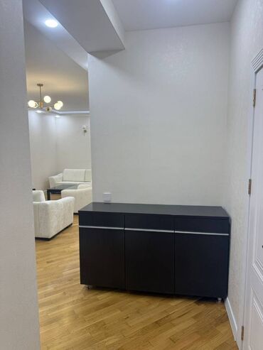 Uzunmüddətli kirayə mənzillər: Xətai Rayonu Xətai Metrosu Elit Mtk 3 otaq. Mərtəbə - 16/2 Otaq sayı — 10