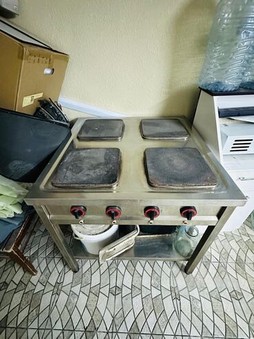 Elektrikli qızdırıcılar və radiatorlar: Kafe ucun peç satilir 3 faza Tam işlekdir. Qiymeti 480❌450azn