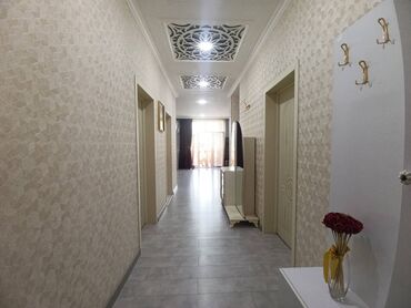 montində satılan evlər: 4 otaqlı, 244 kv. m, Kredit yoxdur, Yeni təmirli